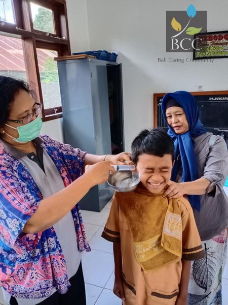 pemeriksaan-kesehatan-sdn6-jungutan-10