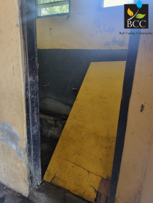 12_Pintu Toilet Rusak